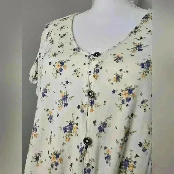 American Eagle Floral Button-Down Tie Front Top - Picture 4 of 10